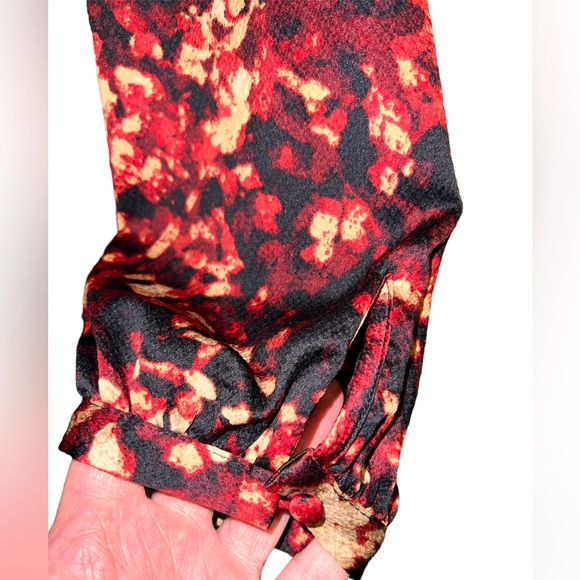 Prologue pull over blouse w/ tie in back of neck, eyelet hook clasp, beautiful - Picture 7 of 13